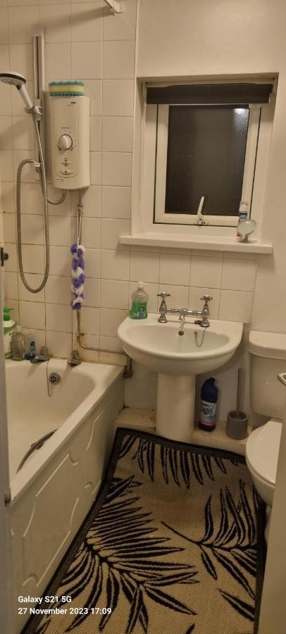 Spacious Room With Kichenet Rotherham Zewnętrze zdjęcie